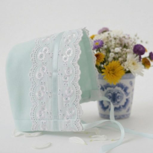 Bonnets Broad Lace – alternate view